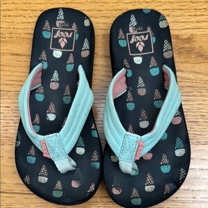 Reef Kids Ice Cream Cone Flip Flops 11/12